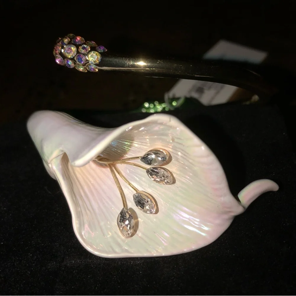 Authentic Betsey Johnson Bracelet - Crystal Rhinestone Calla Lily Hinged NWT - Picture 9 of 16